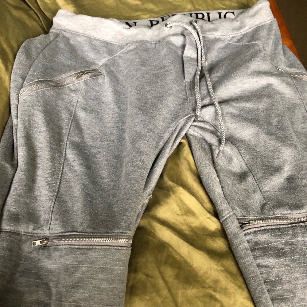 Men’s  gray joggers XL